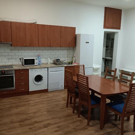 Big Cozy - Skyfall Apartment 3 Bdrm 6 Beds 1&Half Baths Βουδαπέστη Εξωτερικό φωτογραφία