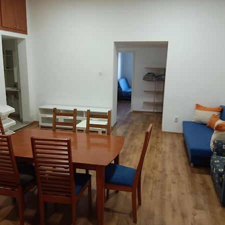 Big Cozy - Skyfall Apartment 3 Bdrm 6 Beds 1&Half Baths Βουδαπέστη Εξωτερικό φωτογραφία