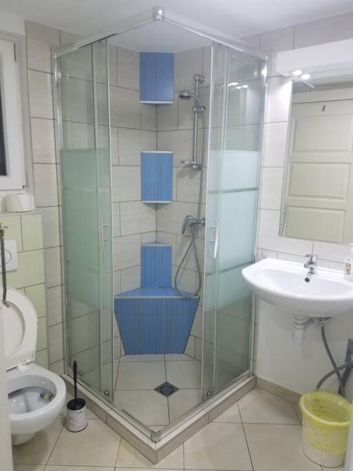 Big Cozy - Skyfall Apartment 3 Bdrm 6 Beds 1&Half Baths Βουδαπέστη Εξωτερικό φωτογραφία